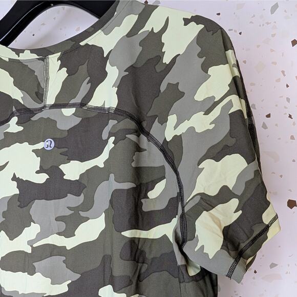 Lululemon UVP Camouflage Run Short Sleeve Shirt Size 8 EUC - Picture 6 of 8